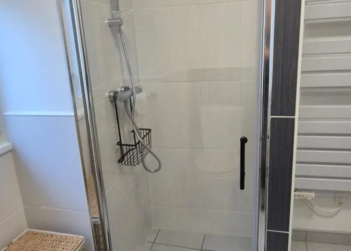 Maison Renovee Avec Stationnement Privatif 瑟堡