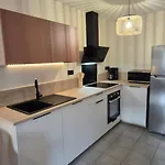 Maison Renovee Avec Stationnement Privatif