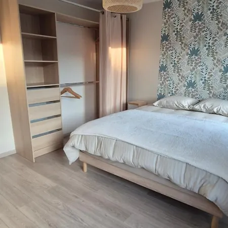 Maison Rénovée Avec Stationnement Privatif *
