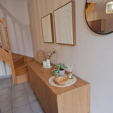 Maison Renovee Avec Stationnement Privatif